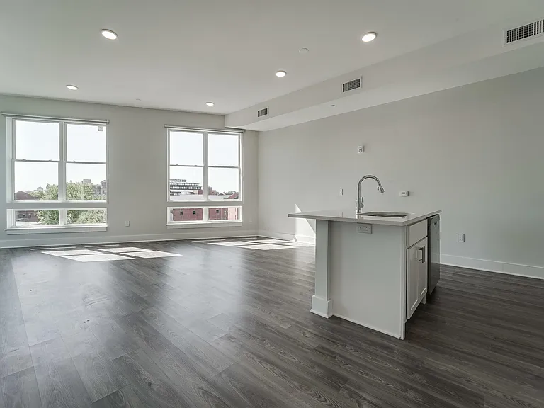 660 Grand St #310 — Photo 6