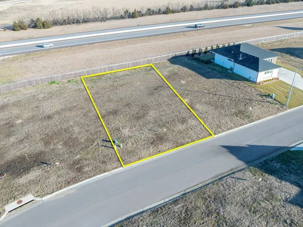 906 N Speyside Cir, Andover, KS 67002