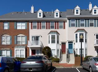 3 Redwood St, Jersey City, NJ 07305