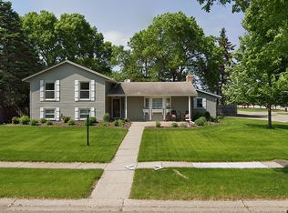 839 Jonathan Dr, Apple Valley, MN 55124