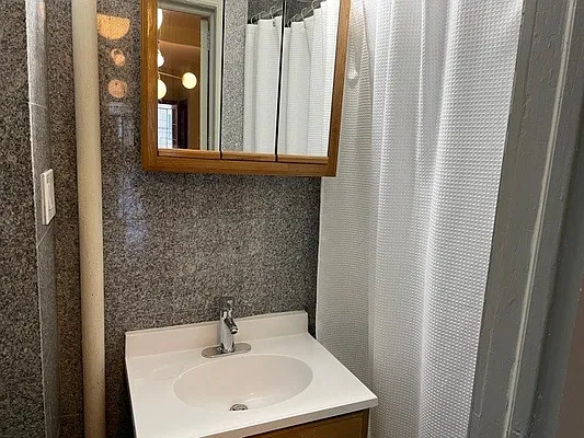Rented by J M Weber Real Estate Inc | media 14