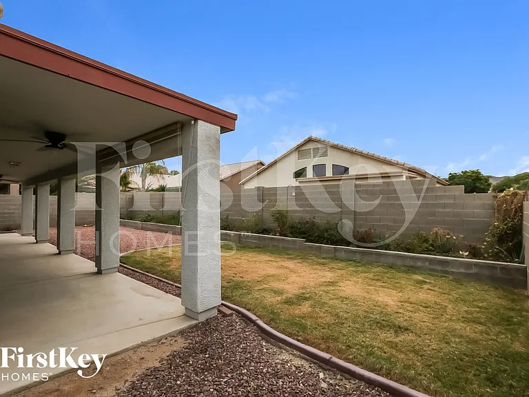 1027 W Samantha Way — Photo 15
