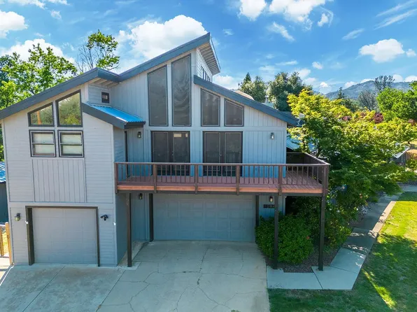 15945 Frontiersman Dr, Redding, CA 96001