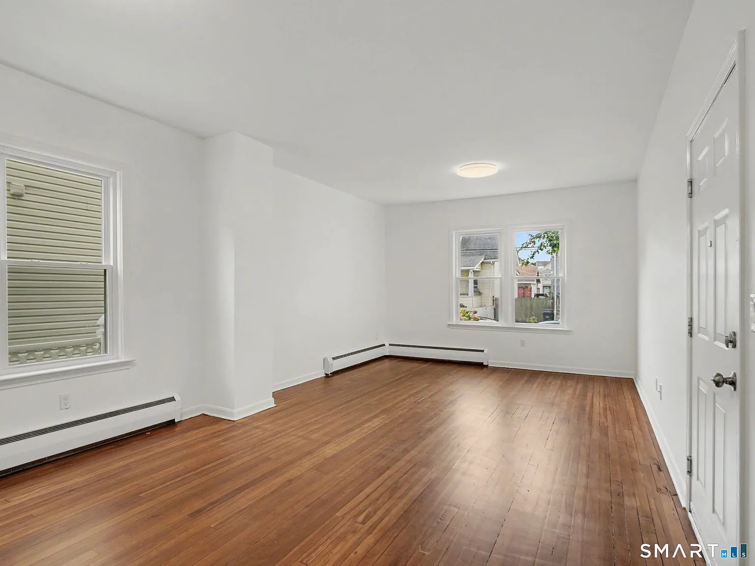 2 bed, 1.0 bath, 900 sqft, $2,400 — Photo 4
