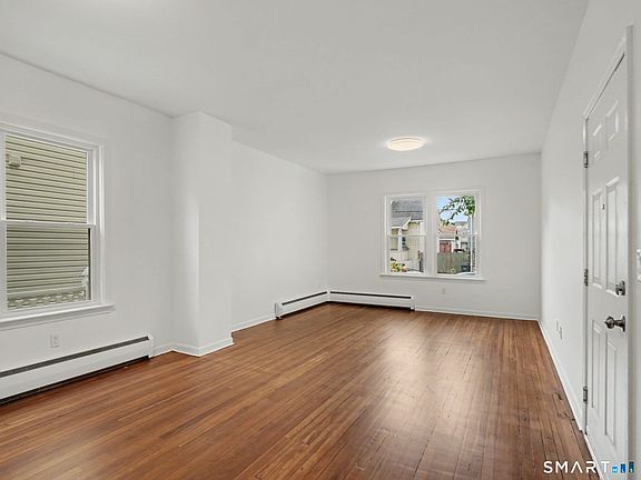 4th image of 28 E Walnut St