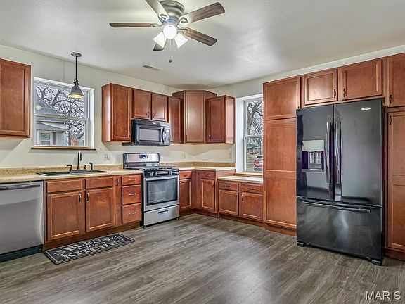 4th image of 92 S Centennial Rd