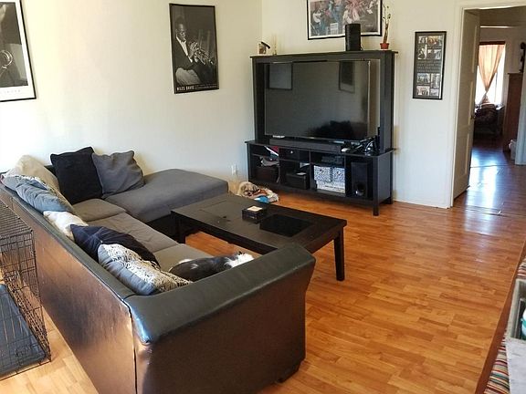 4th image of 19 Stoneybrook Ave