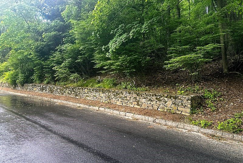 1st image of 1 Surrey Ln