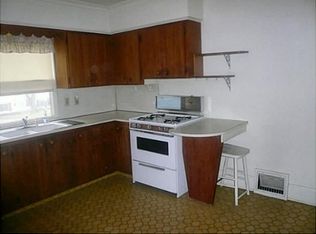 2010 E 33rd St, Des Moines, IA 50317