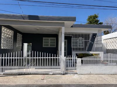 (Undisclosed Address), Carolina, PR, 00983