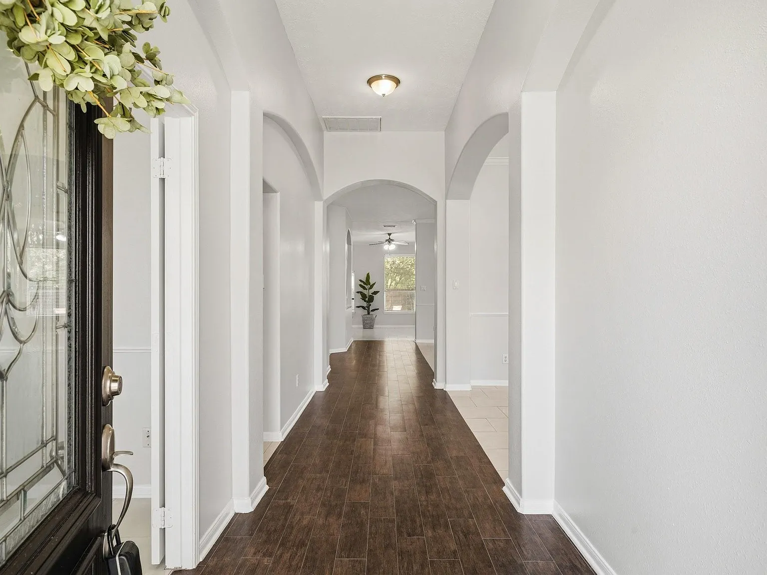 4 bed, 2.0 bath, 2825 sqft, $3,250 — Photo 4