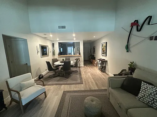 2401 Eilers Ln Photo 1