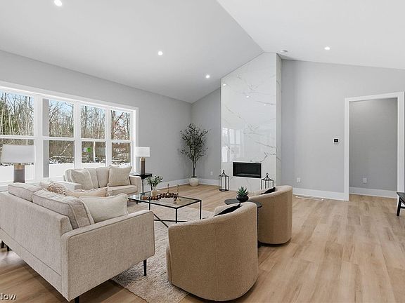 3rd image of 2069 Mattingly Rd