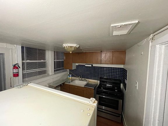 3rd image of 5157 W Berenice Ave #G