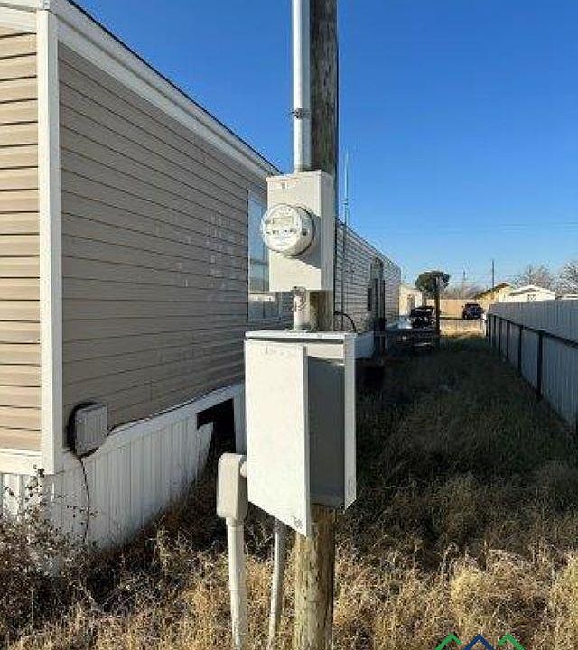 2nd image of 306 S Doris Ave