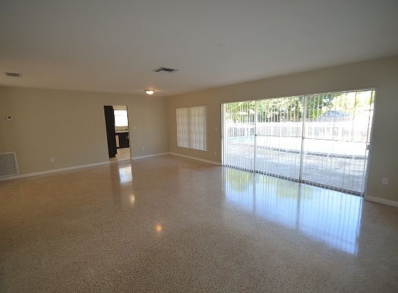 5th image of 275 NE 122nd St