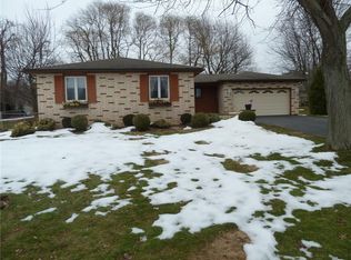 84 Carmas Dr, Rochester, NY 14626