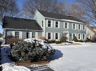 2404 W Plum Tree Ct, Mequon, WI 53092