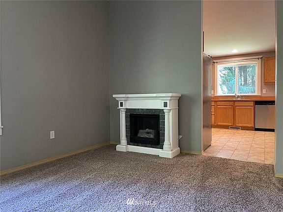 5th image of 22024 Bluewater Dr SE
