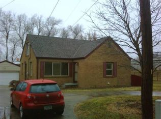 820 65th St, Windsor Heights, IA 50324