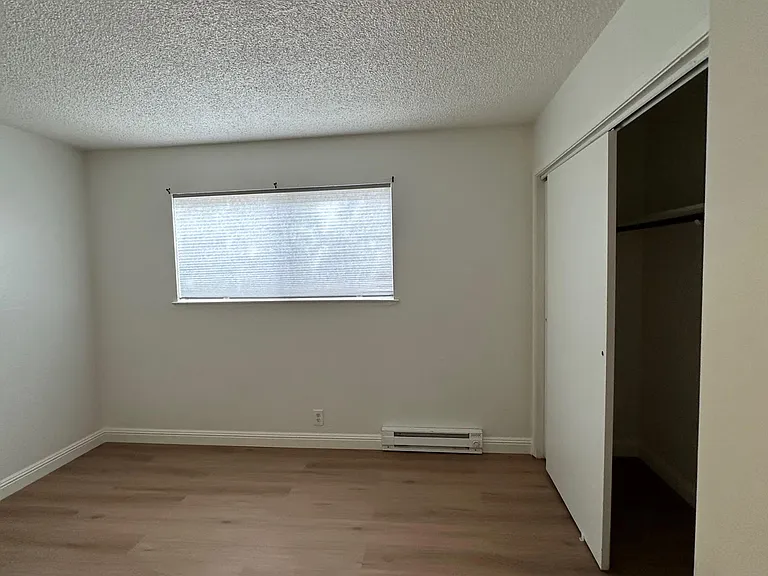 15 Royale Ave — Photo 10