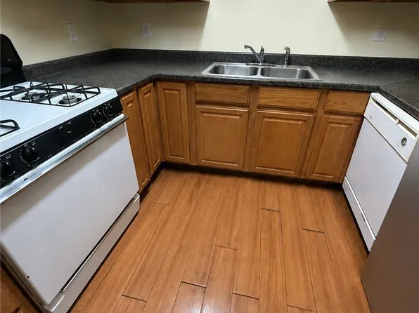 2256 Tall Pine Dr, Las Vegas, NV 89108