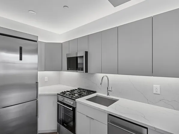 20 Exchange Place image 2 of 26