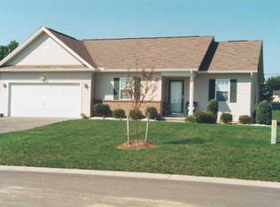 4 Lantana Ln, Rochester, NY 14612