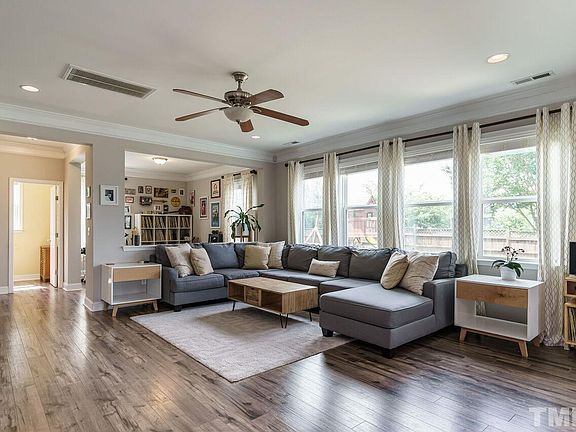 4th image of 105 Yosemite Ct