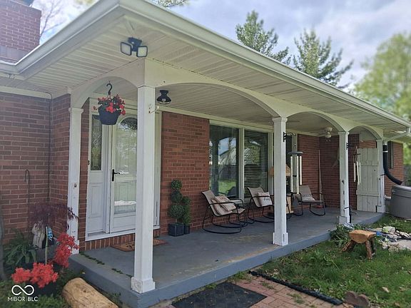 4th image of 27 N Scatterfield Rd