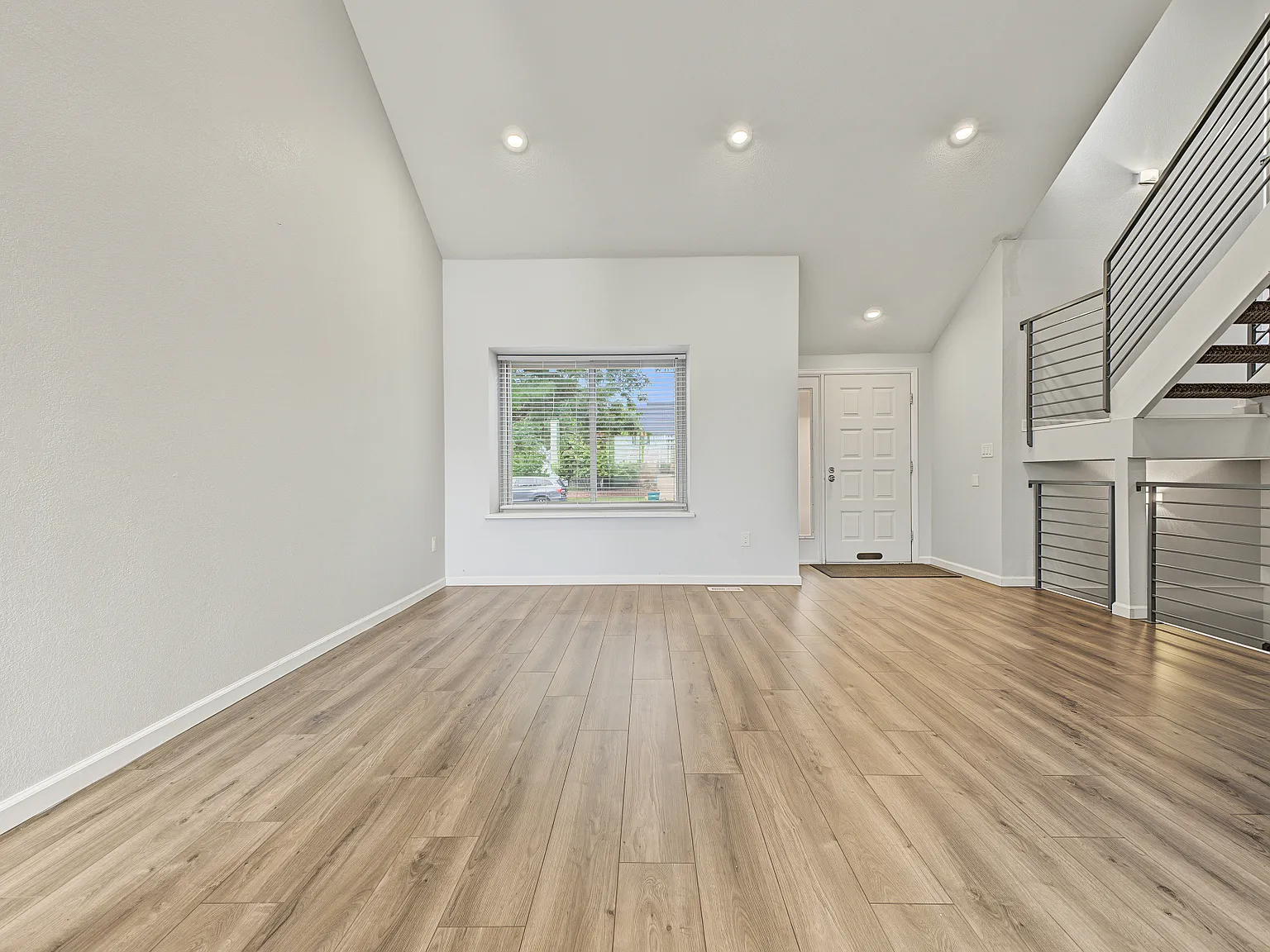 4 bed, 3055 sqft, $3,000 — Photo 3