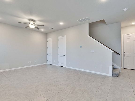 4th image of 1015 Vista View Dr #502