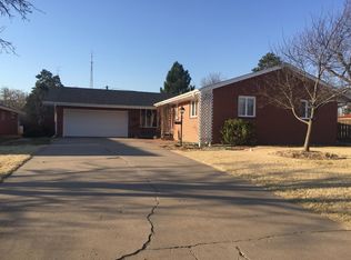 520 W 3rd St, Russell, KS 67665