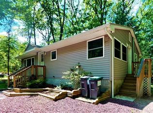 103 Juneberry Dr, Dingmans Ferry, PA 18328