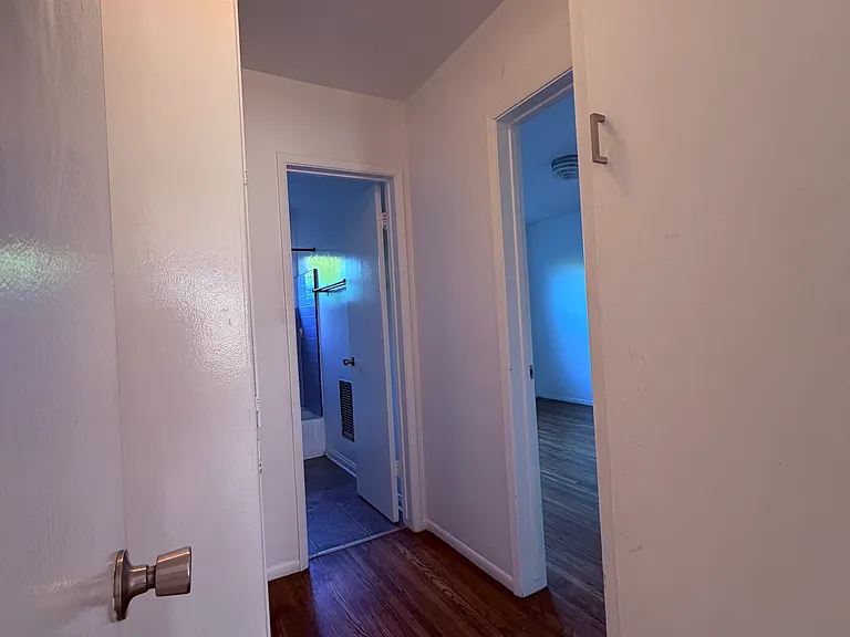 1380 Masselin Ave #6 — Photo 8
