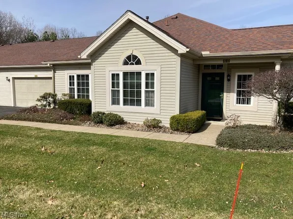 60 Woodland Chase Blvd, Niles, OH 44446