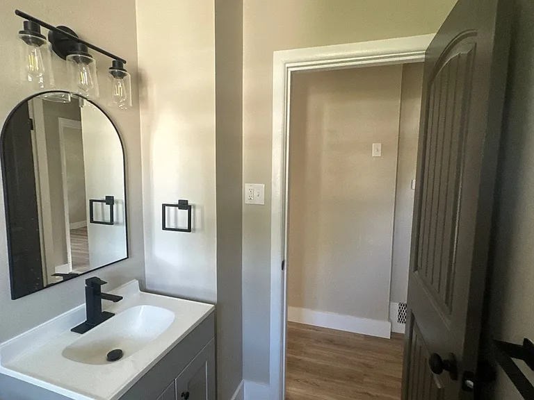 5662 Parchester Dr — Photo 7