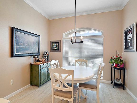 3rd image of 1813 Flynn Cir