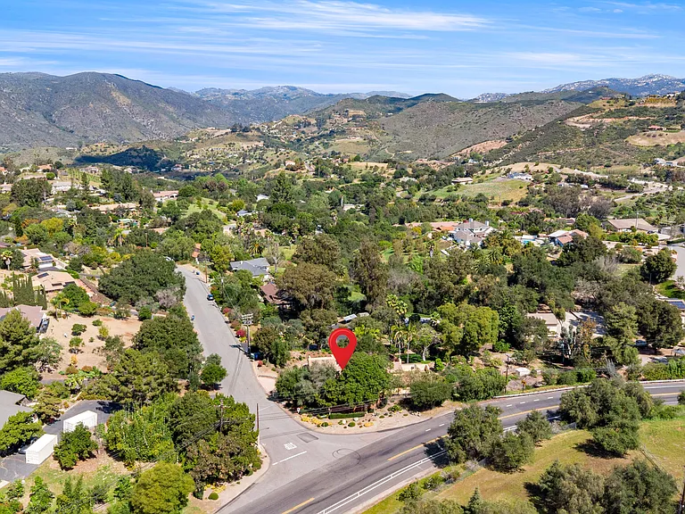 1315 Macadamia Dr — Photo 9