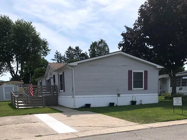 127 Pine Dr, Jonesville, MI 49250