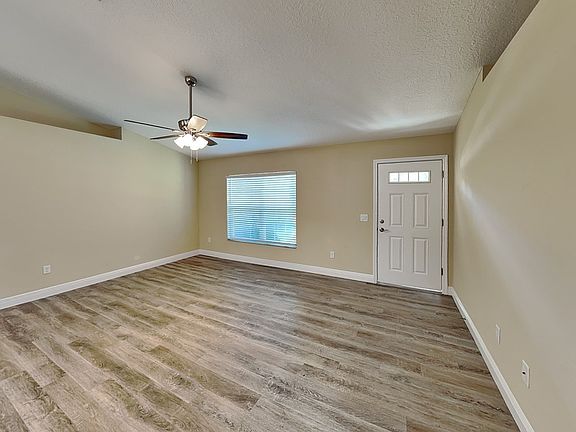 5th image of 2127 W Landmark Dr