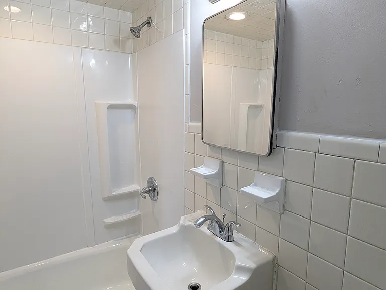 142 Alexander Ave #C3 — Photo 6
