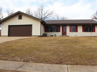 619 Barton Ln, Ballwin, MO 63021