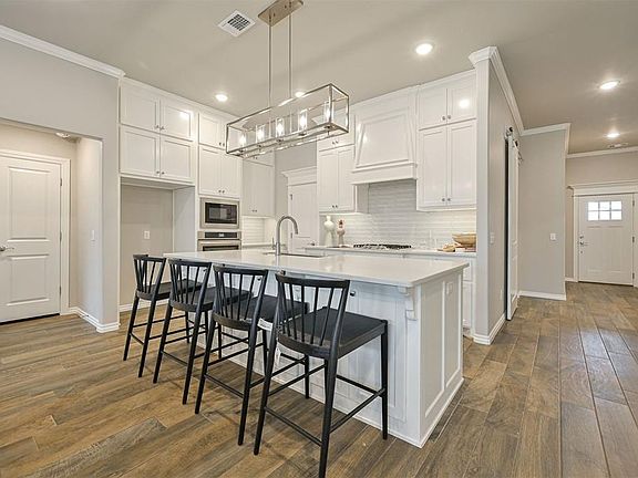 4th image of 3916 Palmetto Trl