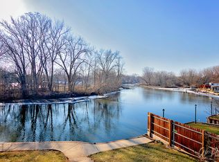 37746 N Us Highway 12, Spring Grove, IL 60081