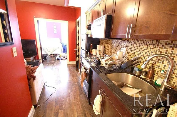 Rented by REAL New York | media 35