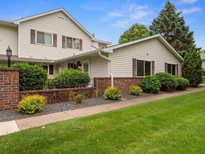 7568 15th Street Ln N, Oakdale, MN, 55128
