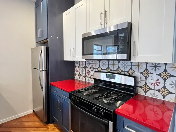 739 Garfield Avenue image 2 of 14