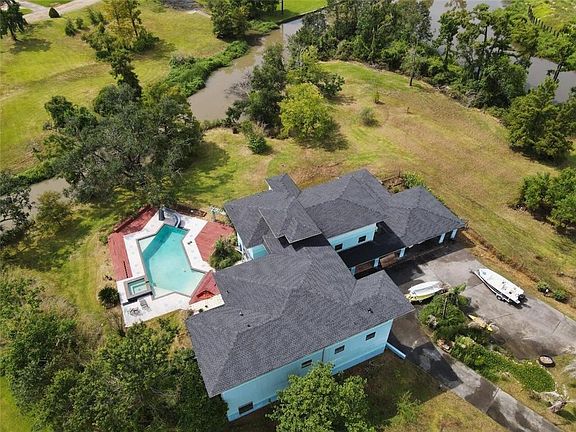 3rd image of 100 Melrose Ln