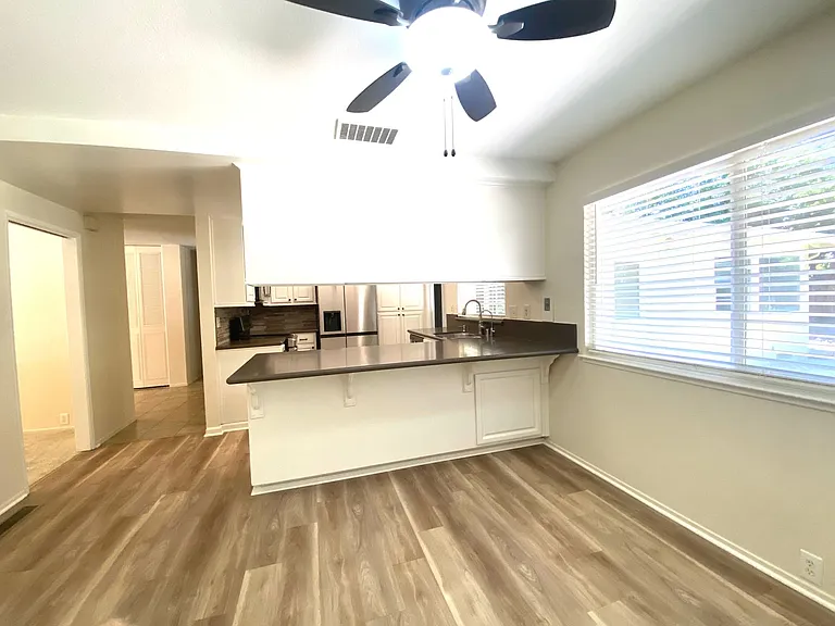 4653 Del Valle Pkwy — Photo 10
